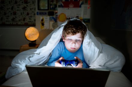 استراتژی هایی برای والدین جهت مدیریت استفاده کودکان از اینترنت و بازی های رایانه ای (پارت دوم)