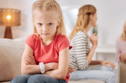 چگونه به بهترین وجه به عصبانیت کودکان خود پاسخ دهید؟